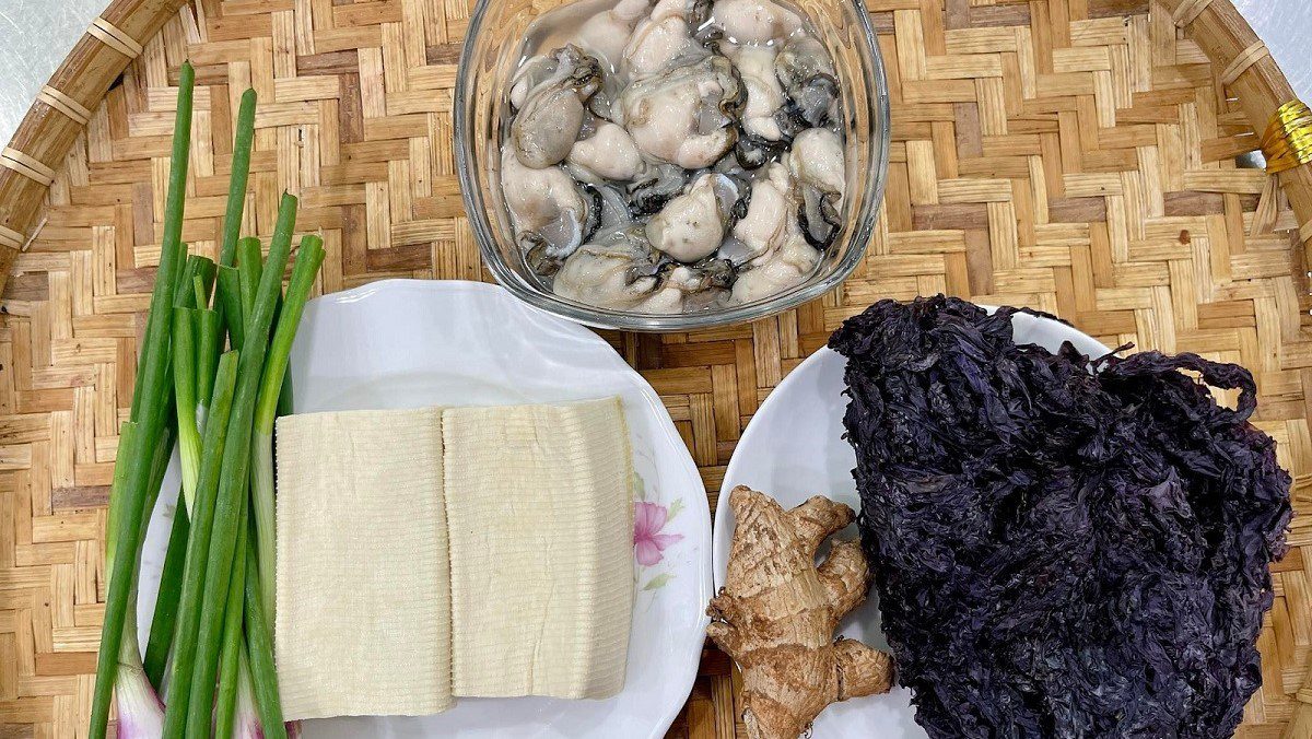 Ingredients for oyster seaweed soup