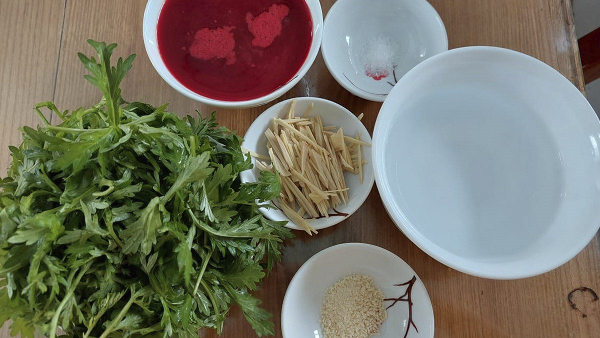 Ingredients for pig's blood soup with chives and spicy pig's blood soup