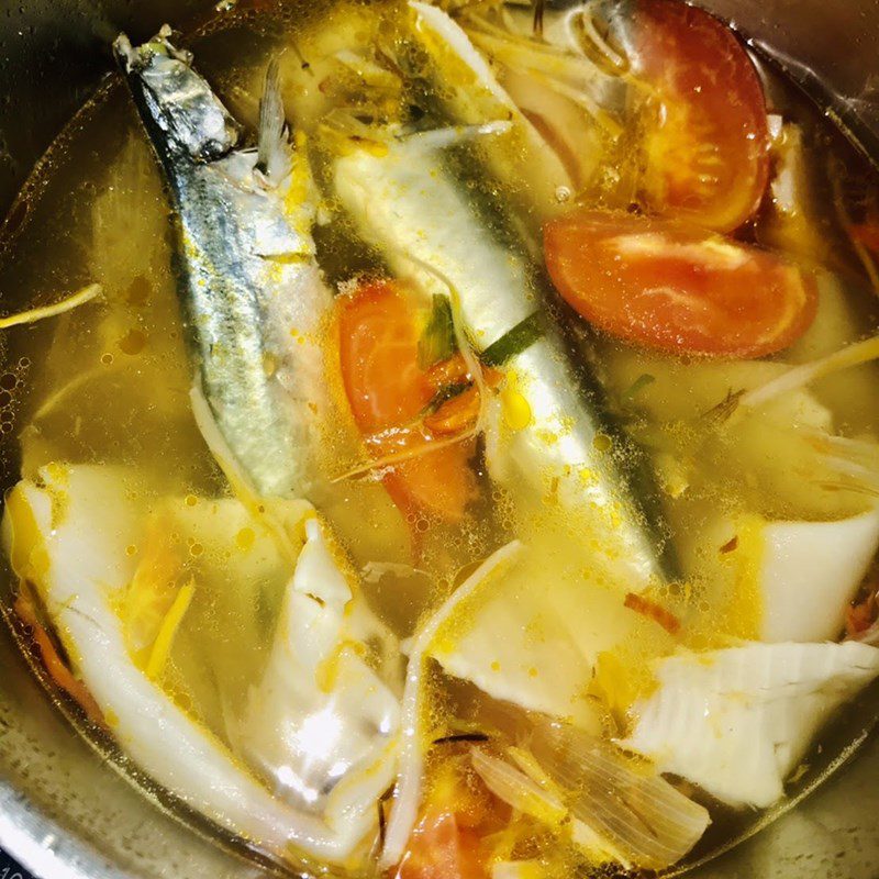 Step 2 Cooking soup Sour bamboo shoot soup with mackerel