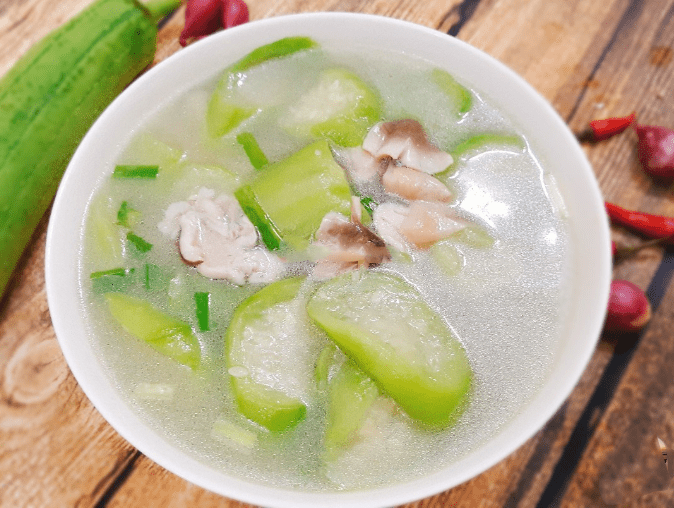 Straw mushroom soup with gourd