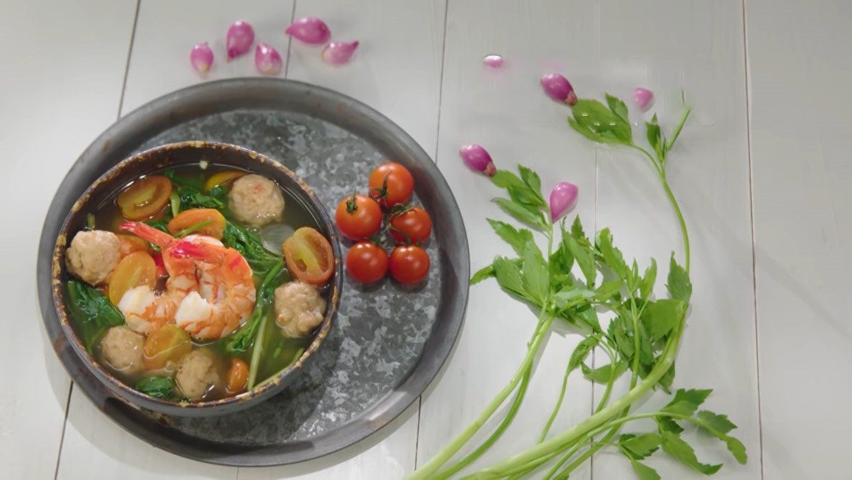 Shrimp Soup with Water Celery