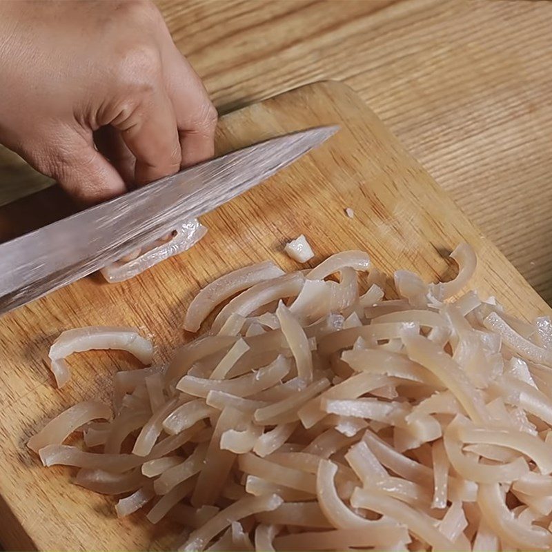 Step 4 Cut the pork skin How to make pork bologna