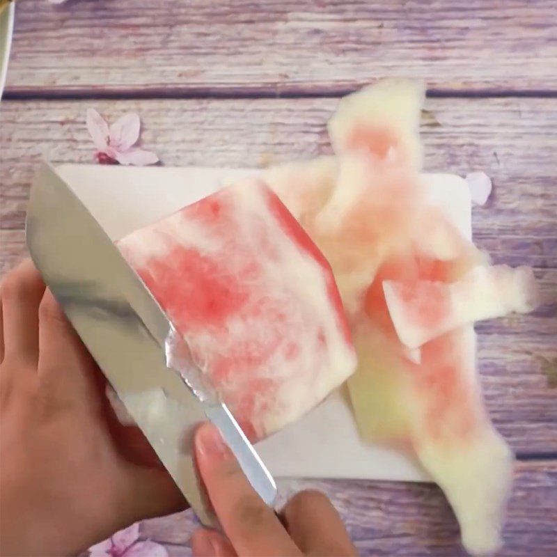 Step 1 Cut the watermelon Watermelon birthday cake