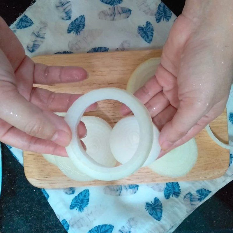 Step 1 Cut the onion Fried Bacon Rolls with Onions using an Air Fryer