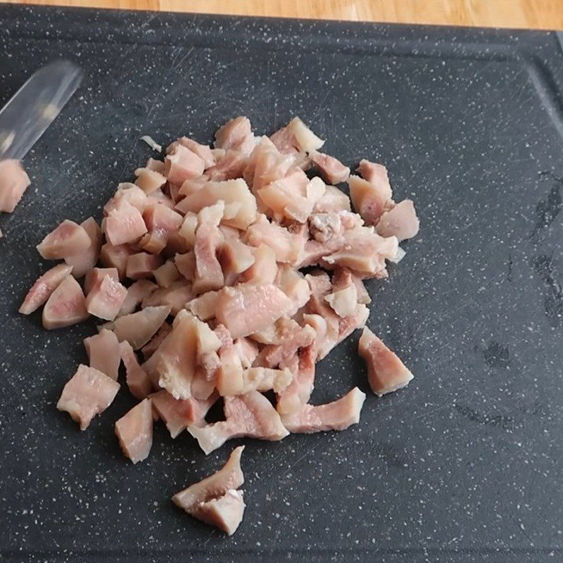 Step 2 Cut the ingredients for Pork Ear Sausage