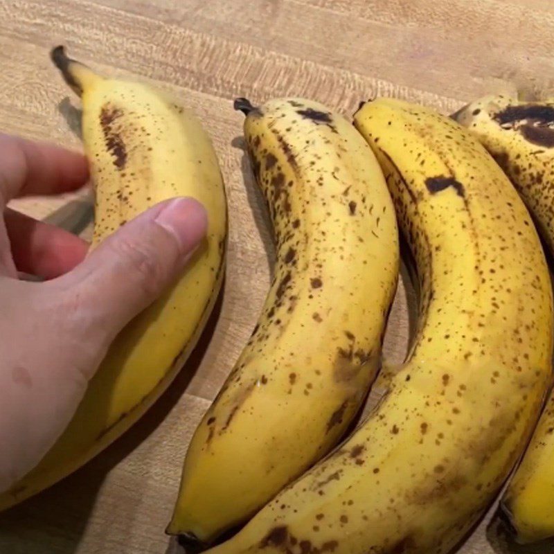 Step 1 Cut bananas Banana Rice Paper