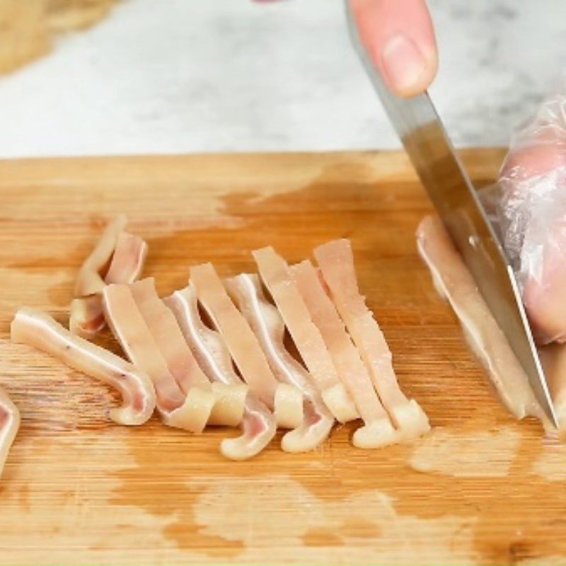 Step 2 Cut pig's ears for Papaya Salad