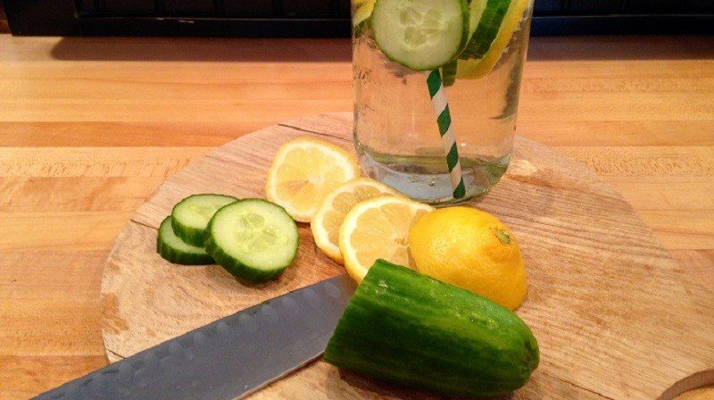 Step 2 Cut the fruit for Lemon Orange Detox