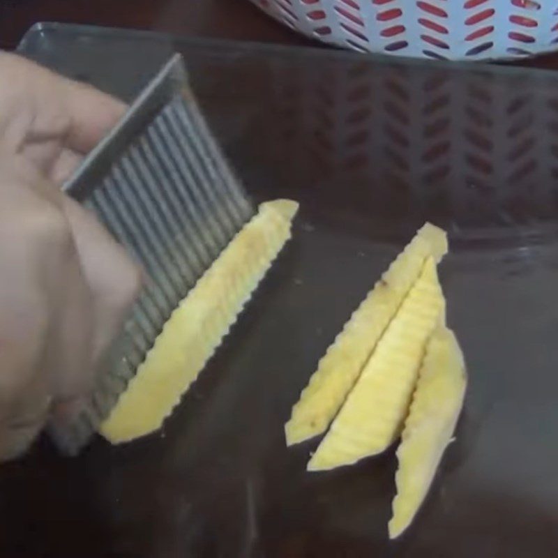 Step 2 Cut and soak the sweet potatoes Fried Sweet Potatoes using an Air Fryer