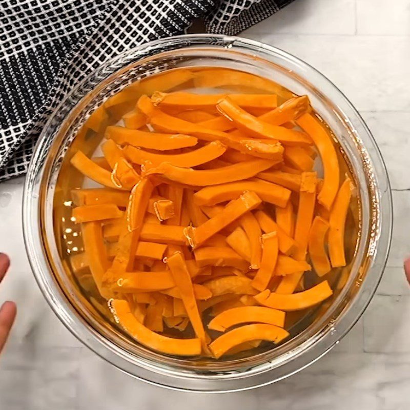 Step 2 Cut and soak sweet potatoes Spiced sweet potatoes fried in an air fryer