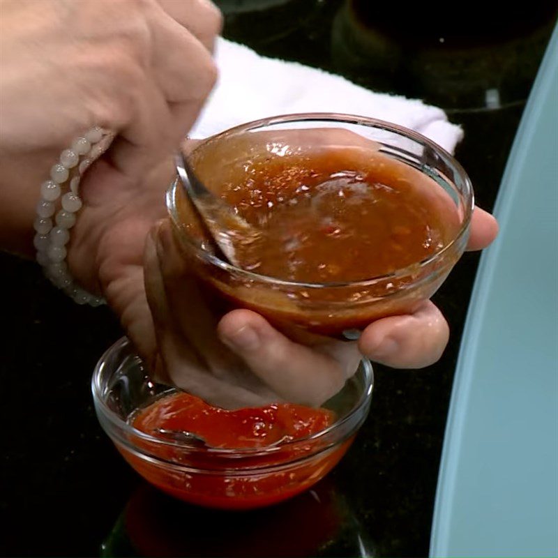 Step 5 Prepare the sauce Mushroom spring rolls