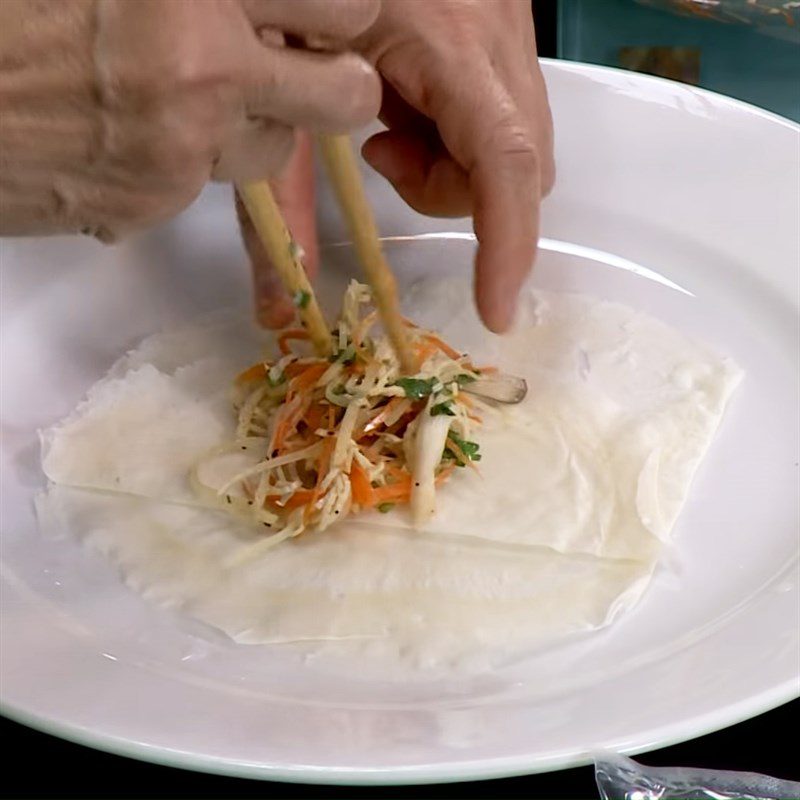 Step 3 Rolling the spring rolls Mushroom spring rolls