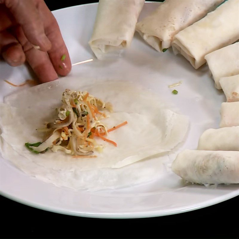 Step 3 Rolling the spring rolls Mushroom spring rolls