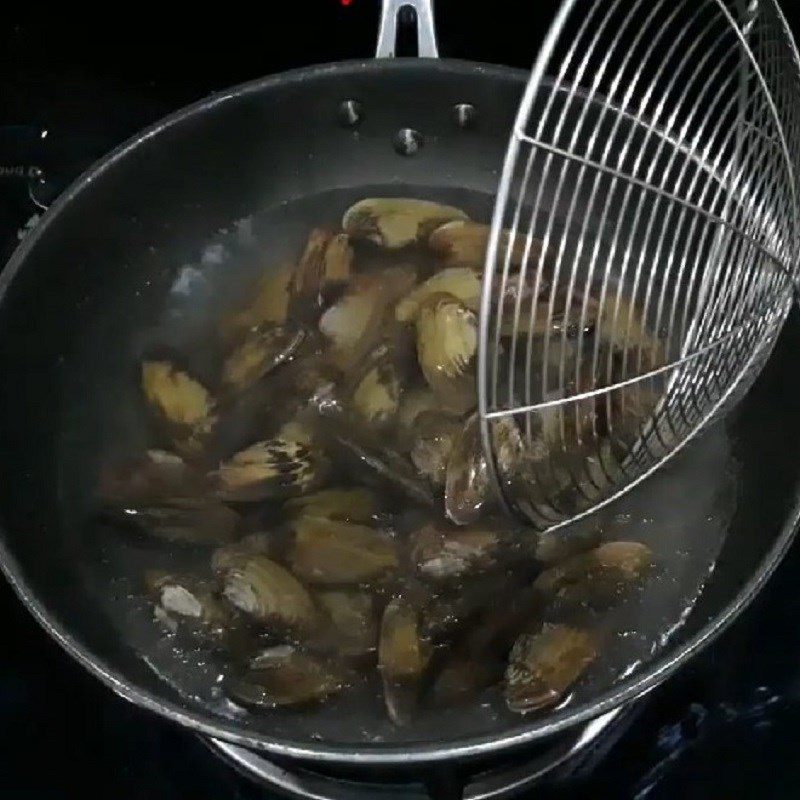 Step 2 Blanch the chem chep and water spinach for Stir-fried Chem Chep with Water Spinach