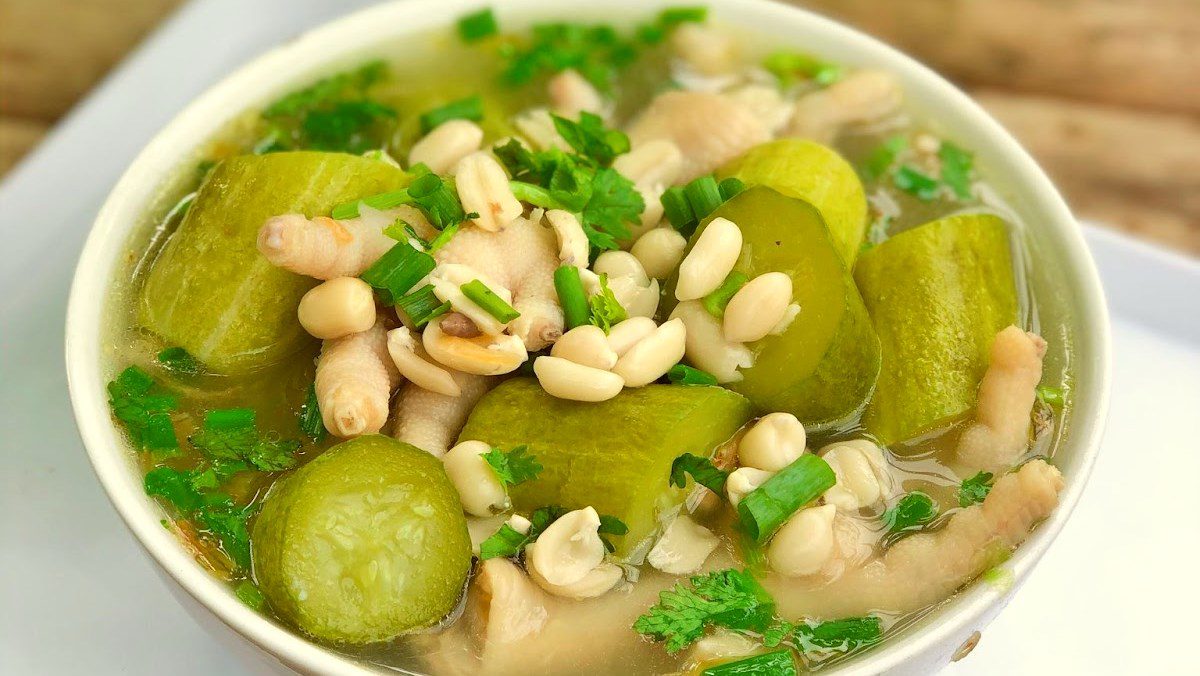 Stewed Chicken Feet with Peanuts and Cucumbers