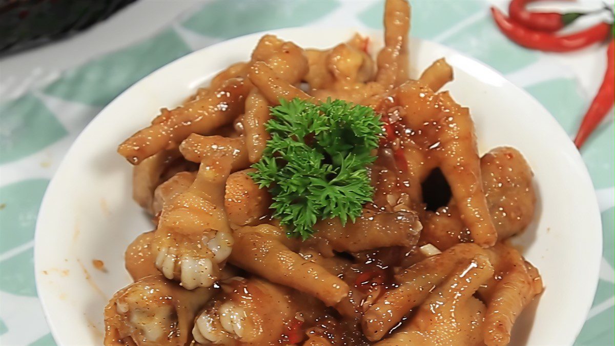 Spicy Stir-Fried Chicken Feet