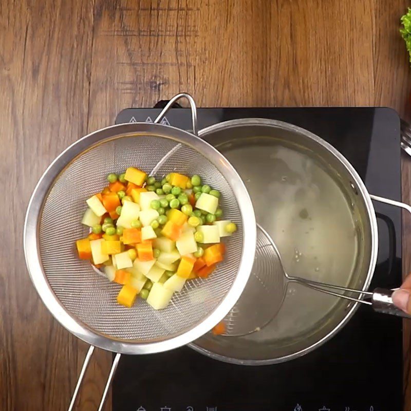 Step 2 Blanch the vegetables and boil the eggs for Tofu Vegetable Salad