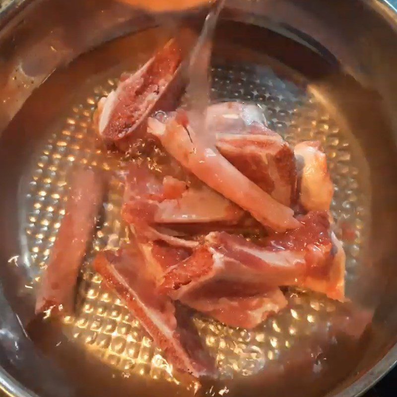 Step 2 Blanch the beef bones Mixed Vermicelli