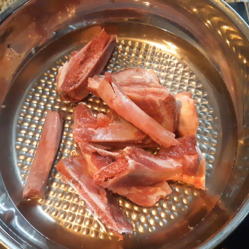 Step 2 Blanch the beef bones Mixed Vermicelli