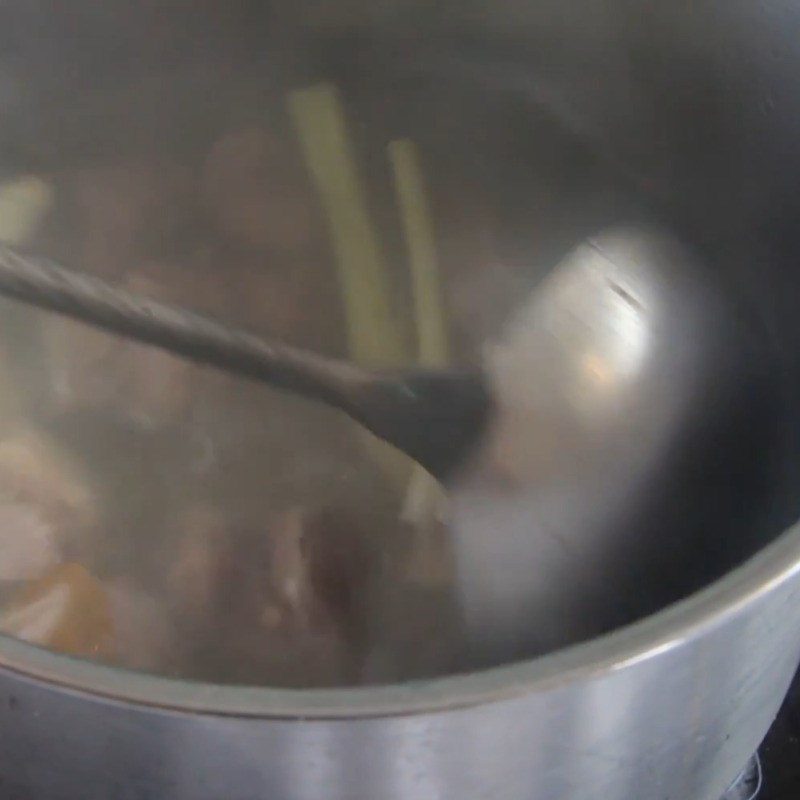 Step 2 Blanch the goat meat Goat meat stewed with medicinal herbs