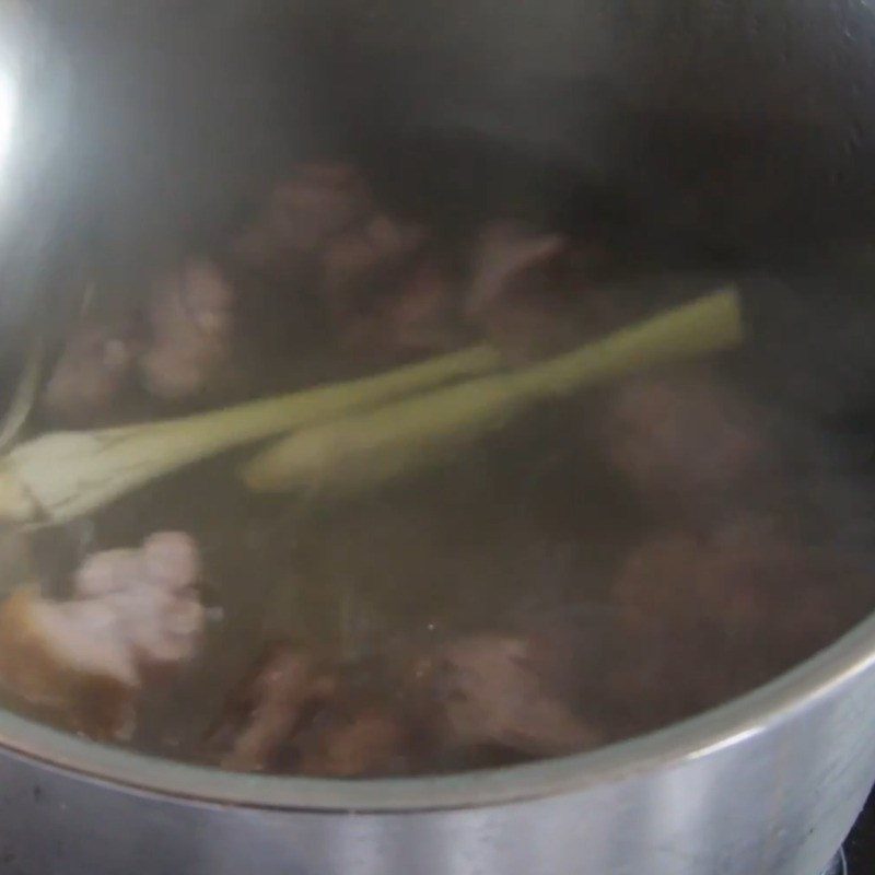 Step 2 Blanch the goat meat Goat meat stewed with medicinal herbs