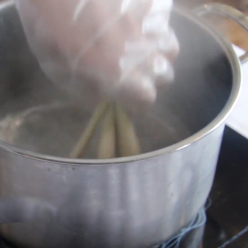 Step 2 Blanch the goat meat Goat meat stewed with medicinal herbs