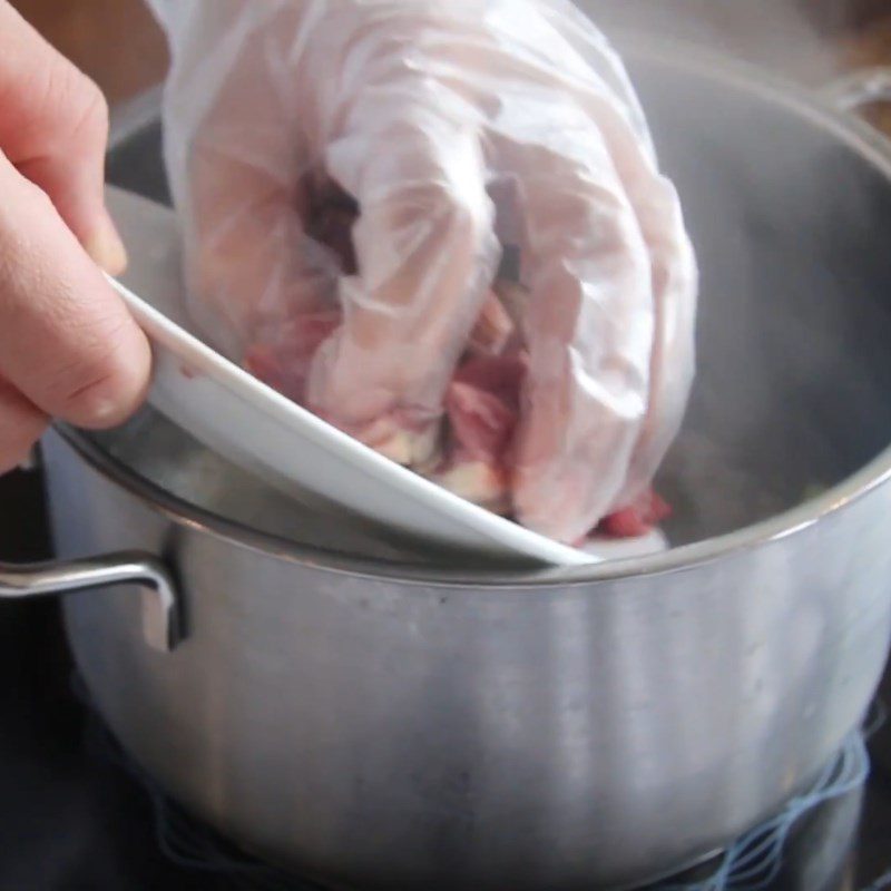 Step 2 Blanch the goat meat Goat meat stewed with medicinal herbs