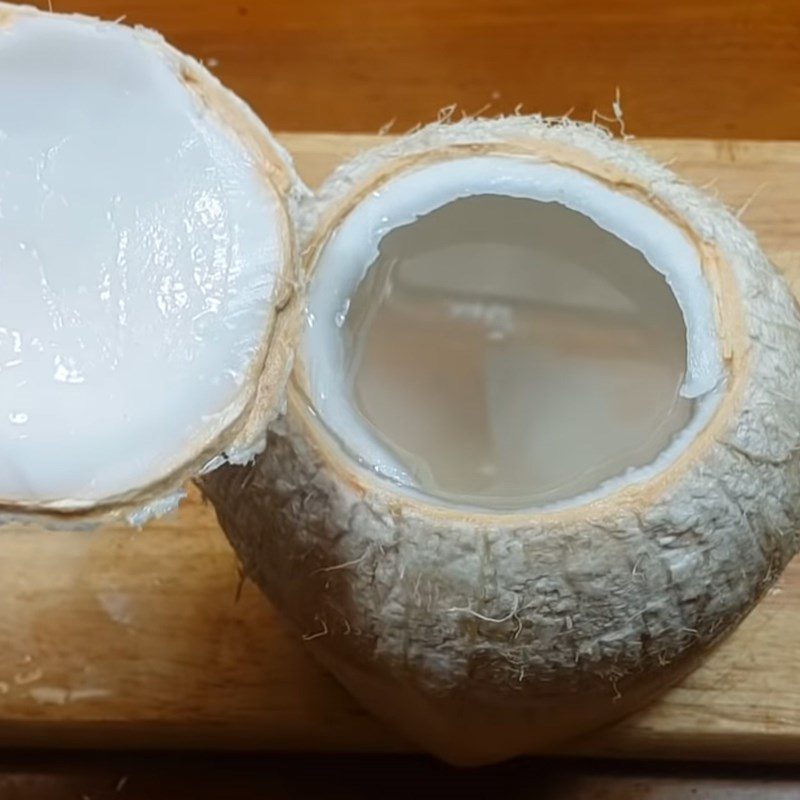 Step 1 Cut the coconut to get the coconut water