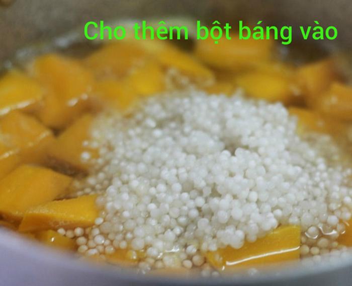 Step 2 Cook the che Pumpkin Che with fresh milk and tapioca pearls