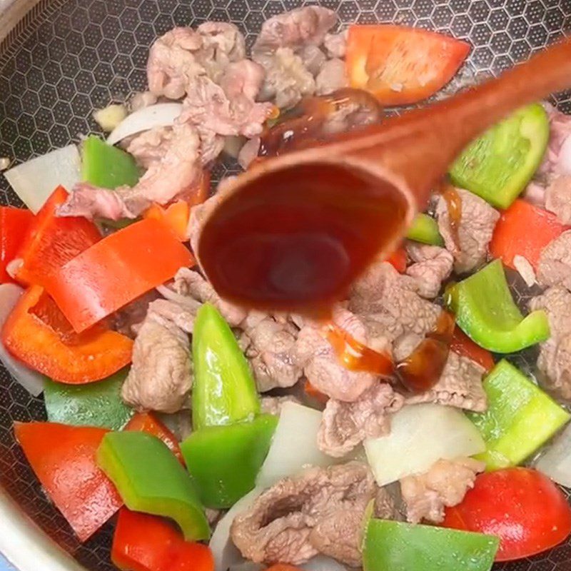Step 2 Cooking Beef for Mixed Pho (Recipe shared from TikTok Cooking with TasteVN)