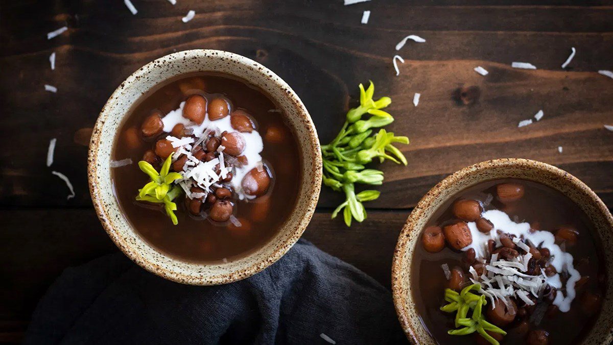 Red bean and lotus seed dessert