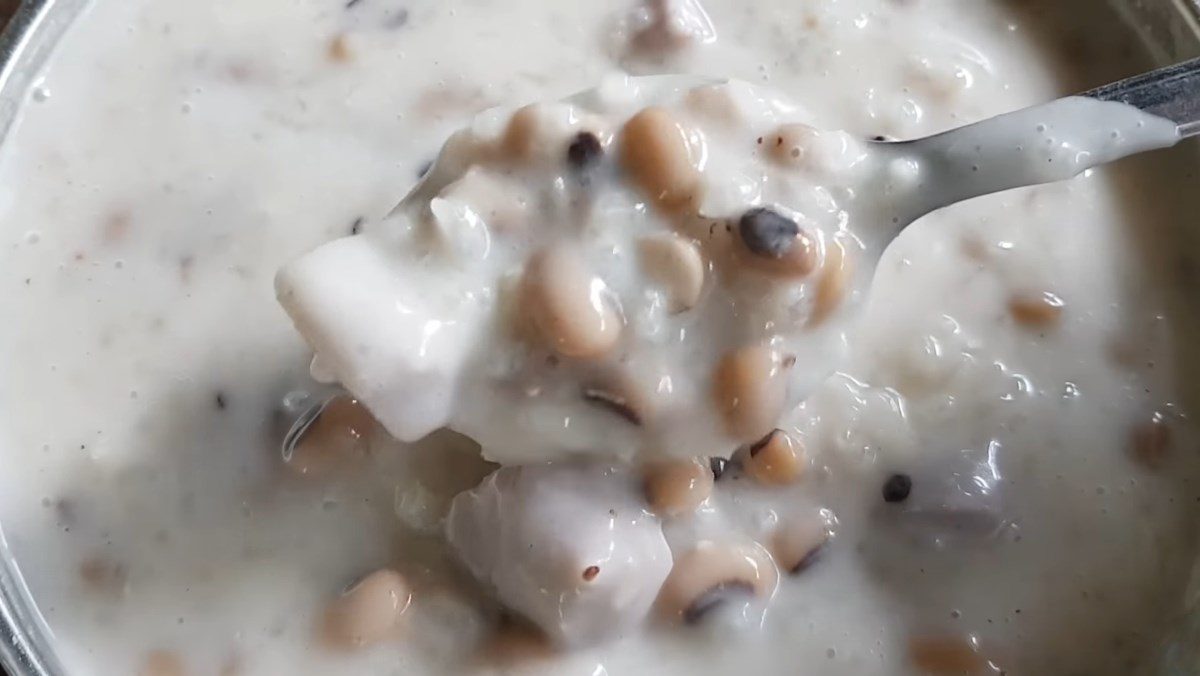 White bean pudding with taro and coconut milk