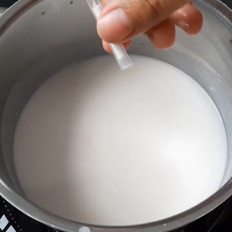 Step 3 Making coconut milk Purple yam dessert with coconut milk