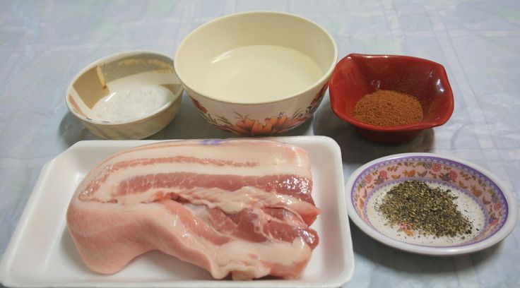 Ingredients for making roasted pork in the microwave