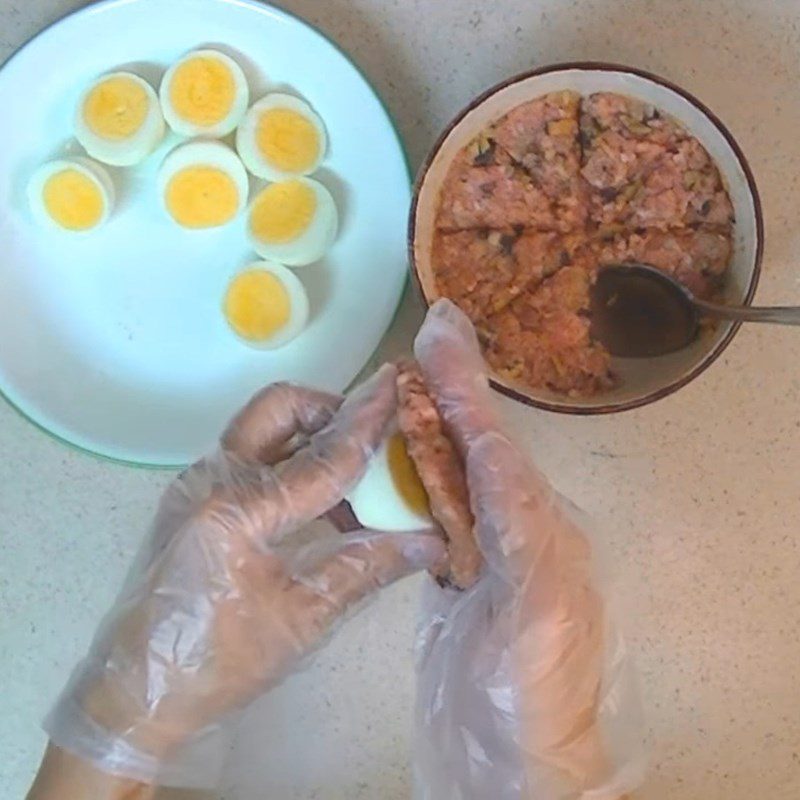 Step 6 Divide the dough and wrap the filling for the bao made with wheat flour and baking powder