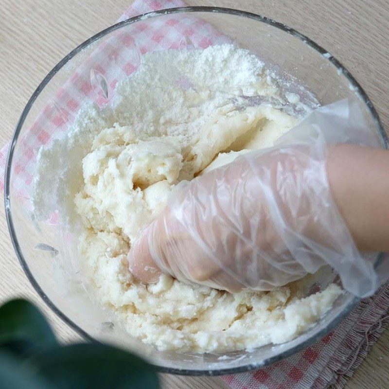 Step 5 Making the cake crust Singapore cold mooncake