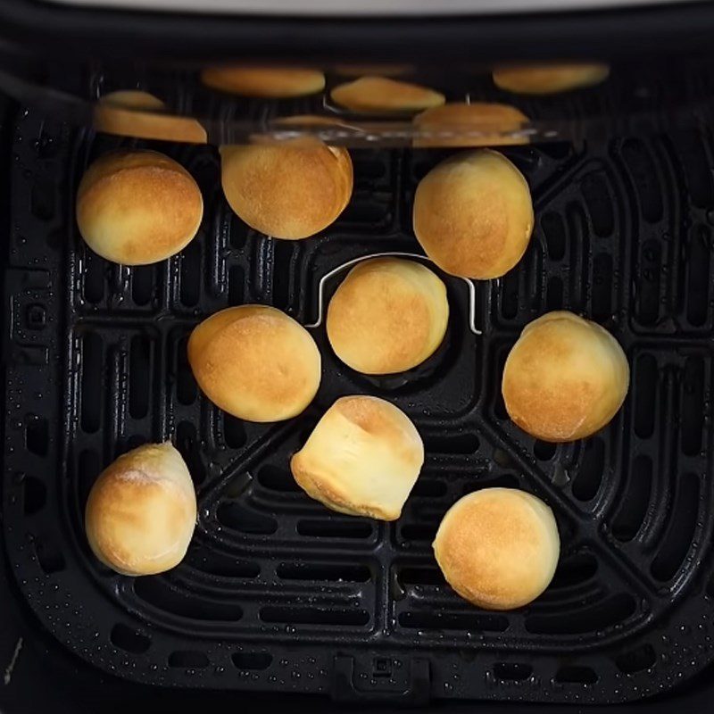 Step 4 Frying donuts with air fryer