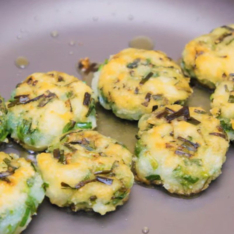 Step 7 Frying the cakes Fried chive cakes