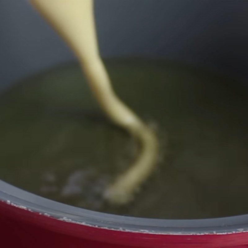 Step 5 Frying the cake Deep-fried dough