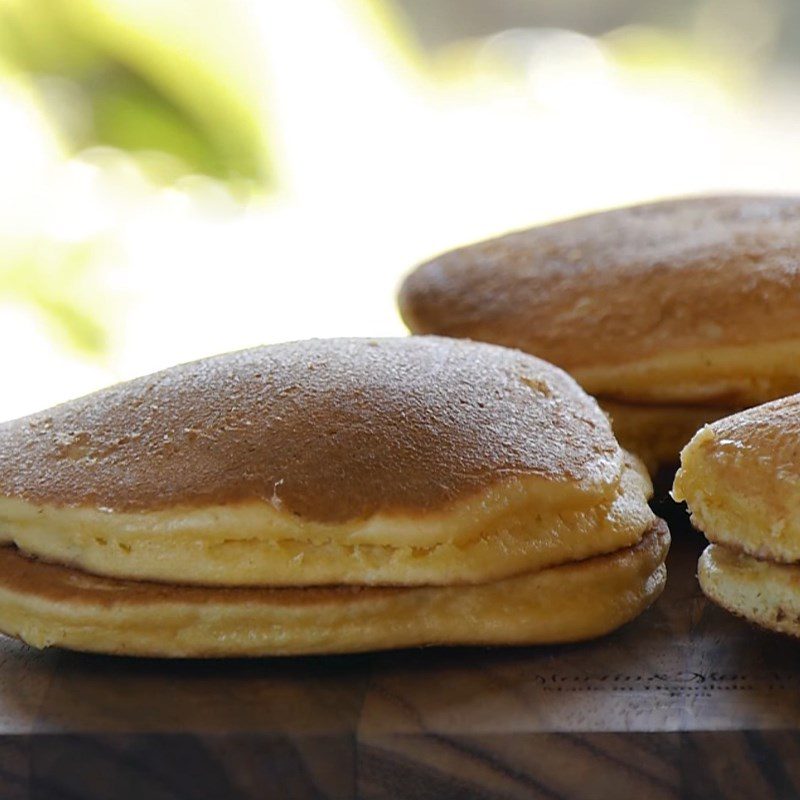 Step 2 Fry the pancake Doremon pancake with green tea and red bean filling