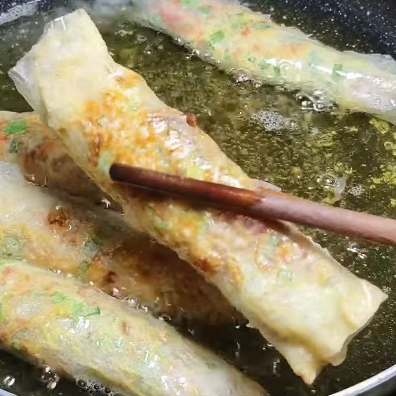 Step 3 Fried rice paper Fried rice paper rolls