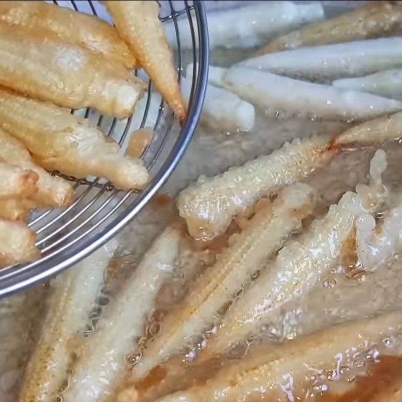 Step 3 Frying young corn Crispy fried young corn with fish sauce