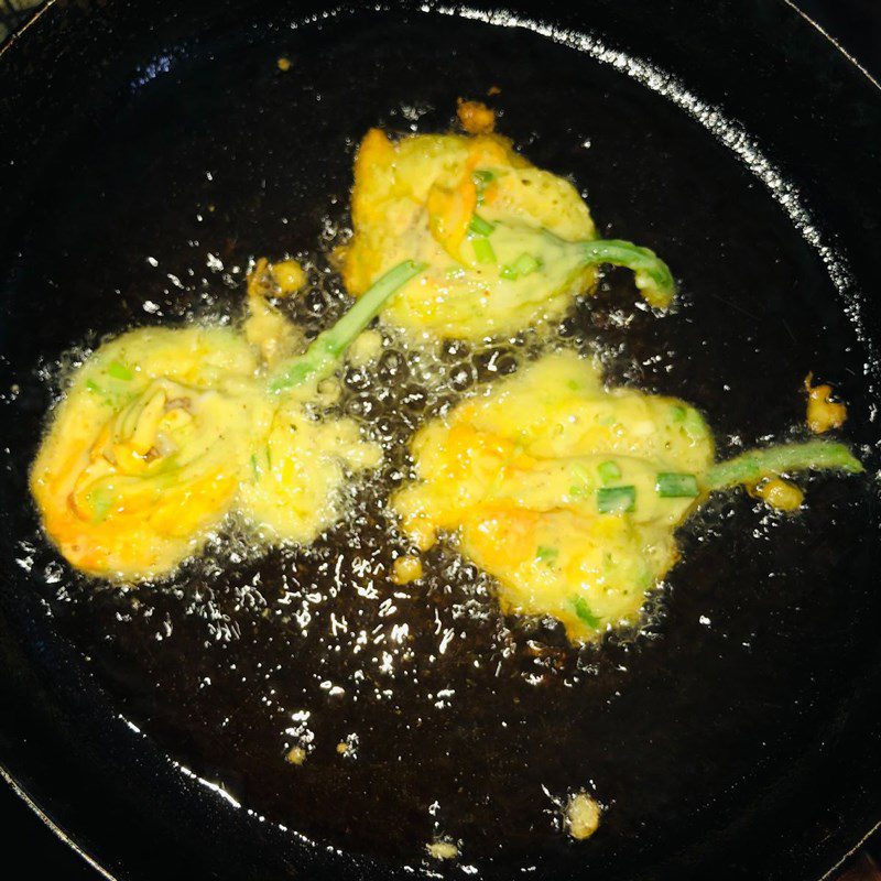 Step 5 Stuffed Zucchini Flowers Fried Crispy Stuffed Zucchini Flowers