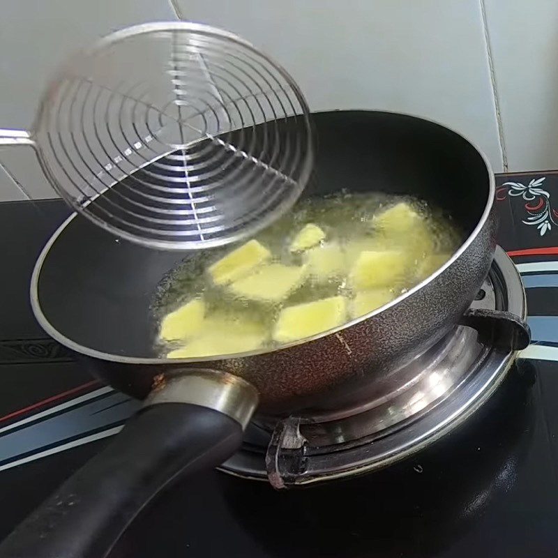 Step 3 Frying the dough Carrot Herb Chips