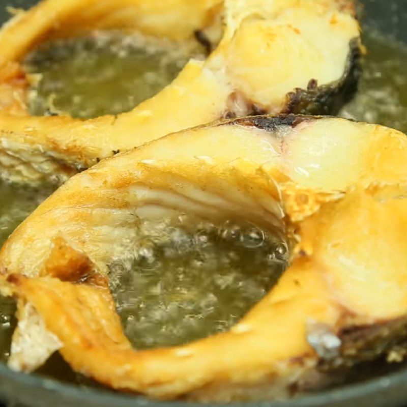 Step 3 Fry Fish Fish Braised in Lemongrass