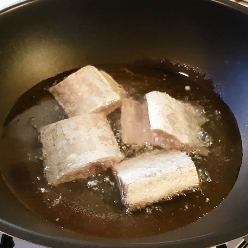 Step 4 Frying Fish Fried Fish