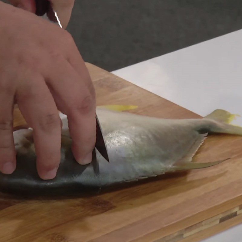 Step 3 Fry the fish fried fish