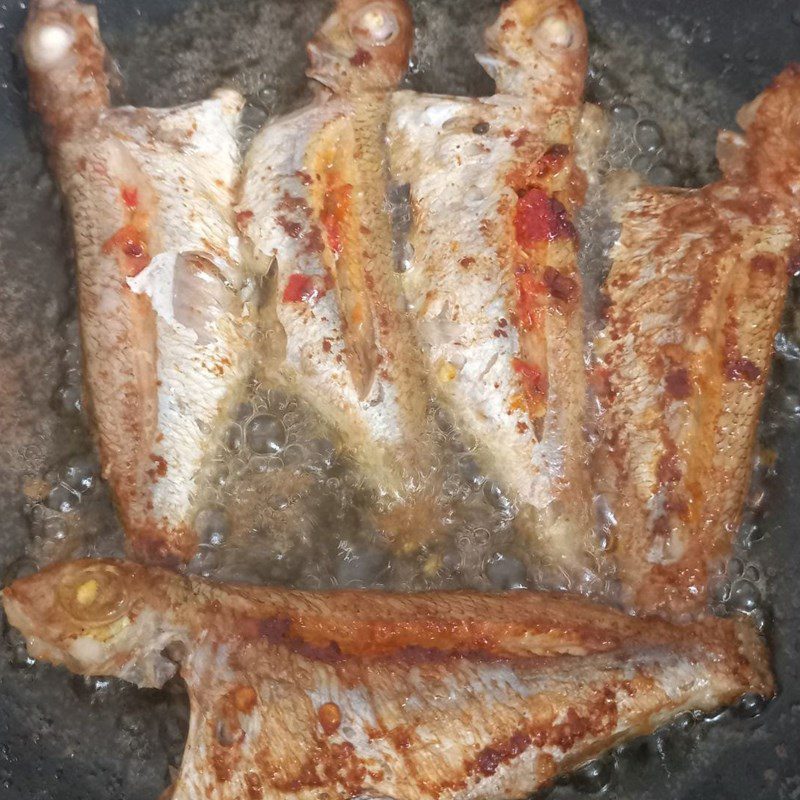 Step 3 Fry Fish Fried Fish with Salt and Chili