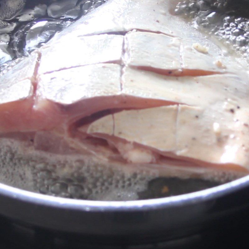 Step 2 Fry the fish for Fried Fish with Tomato Sauce