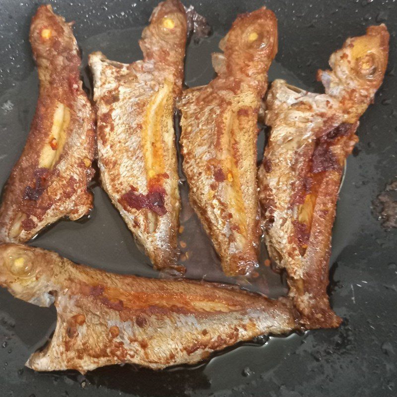 Step 3 Fry Fish Fried Fish with Salt and Chili